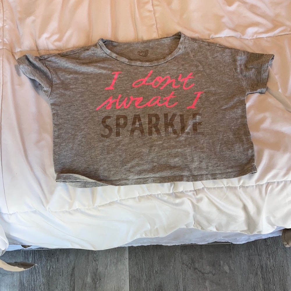 Short crop top